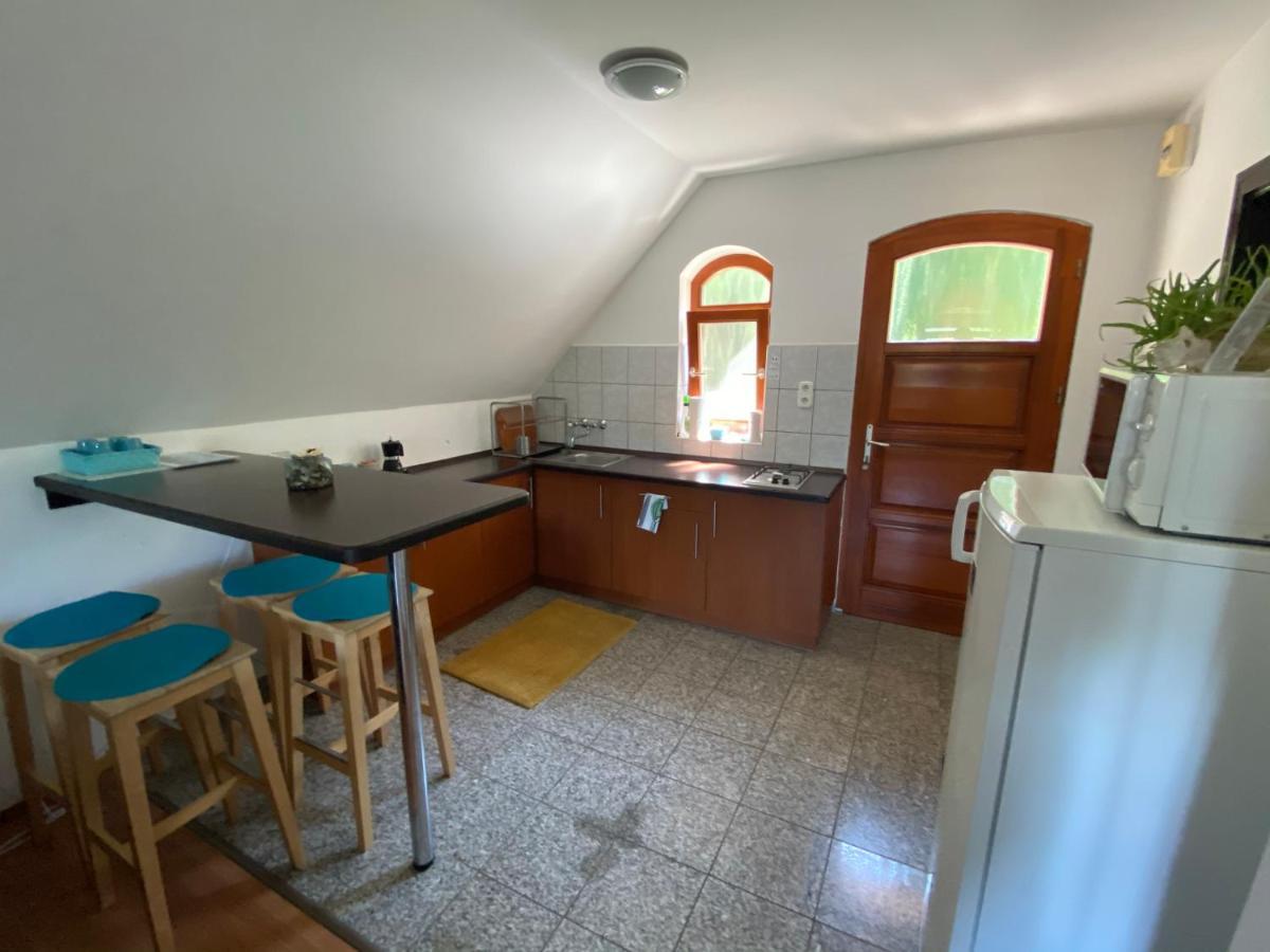 Szalma Vendeghaz Hotel Mogyorosbanya Екстериор снимка